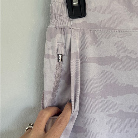 ATHLETA Brooklyn blush pink lined camo print jogger sweatpants size 4 - Picture 5 of 11